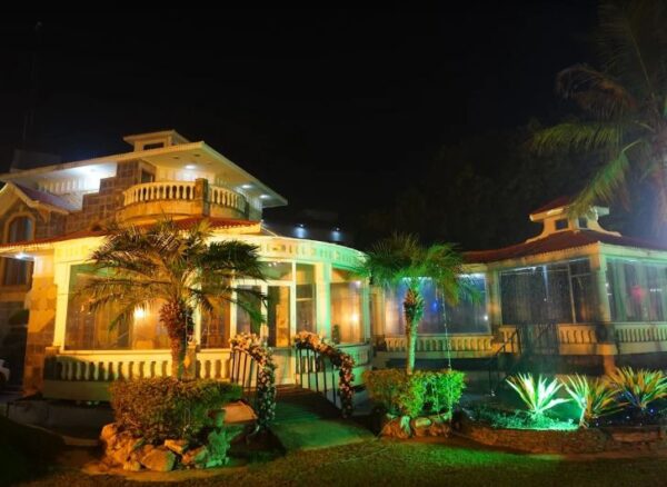 Moon And Mars Resort - Image 2