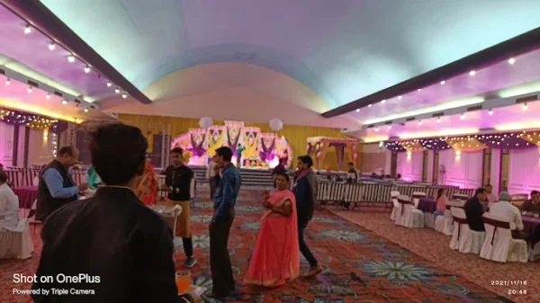 Essel Palace - Image 3