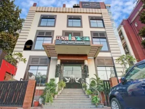 Townhouse OAK Hotel Edesia