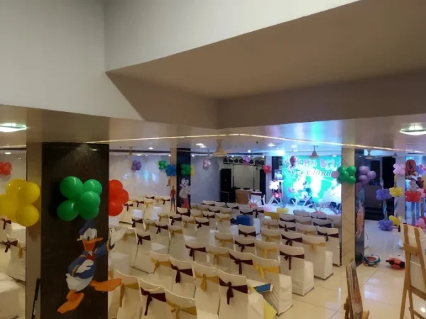 Hotel Malik Residency Kanpur - Image 4