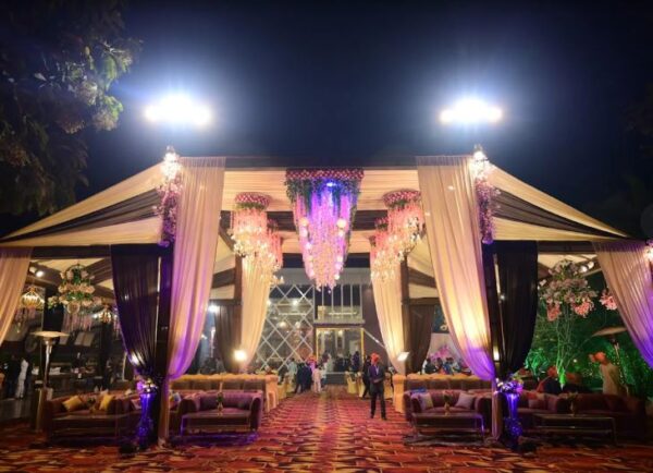 Moon And Mars Resort - Image 4
