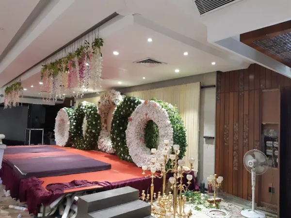 RED CARLTON HOTEL & BANQUET - Image 3