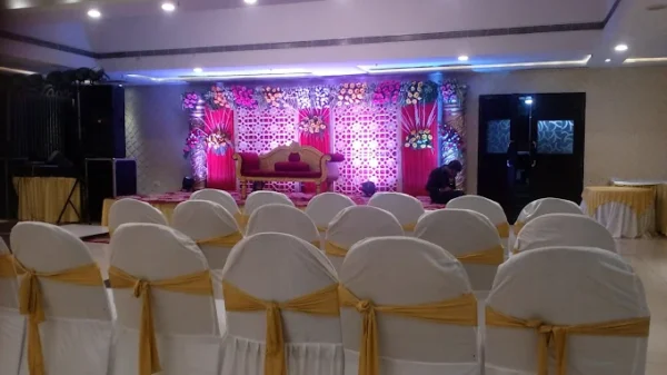 Hotel Kanha International & Lawn - Image 4