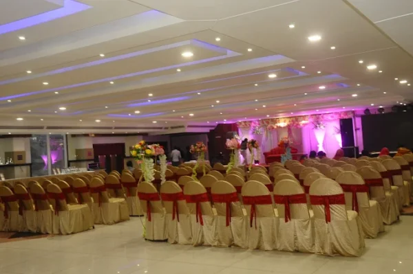 RED CARLTON HOTEL & BANQUET - Image 5