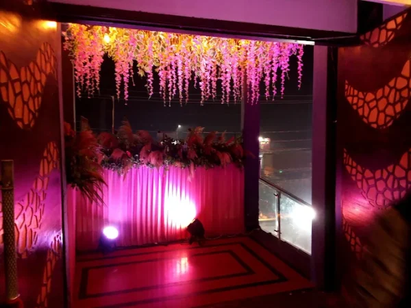 RED CARLTON HOTEL & BANQUET - Image 4