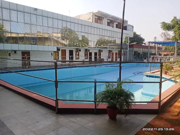 Chancellor Club - Image 6
