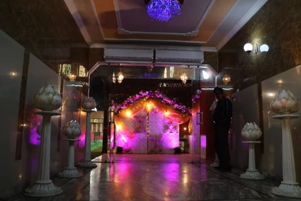 RAGHUSHEELA GUEST HOUSE - Image 7
