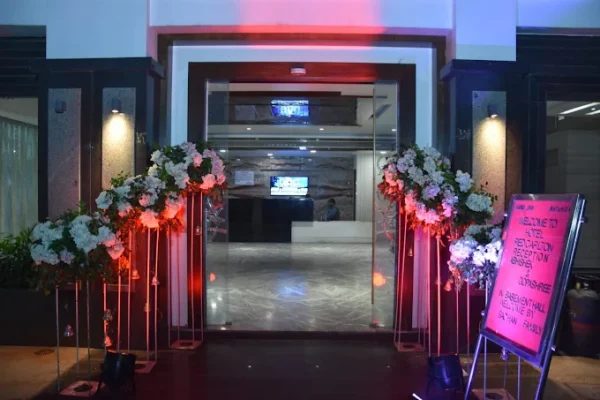 RED CARLTON HOTEL & BANQUET - Image 5