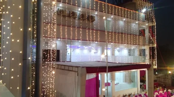 Moments Marriage Lawn