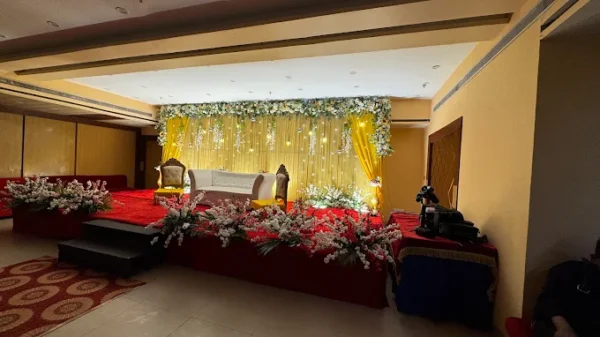 Hotel Shelter Charbagh Lucknow - Image 3
