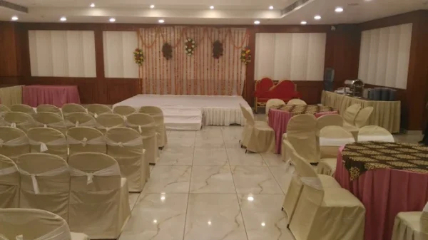Townhouse OAK Hotel Edesia - Image 4