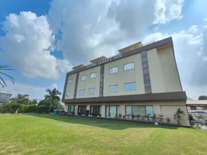 Sapna Clarks Inn