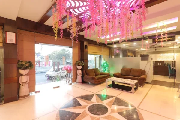 Hotel Cosmos - Image 2
