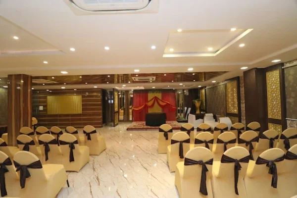 Hotel SS Grandeur - Image 6
