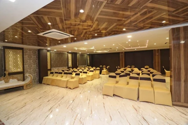 Hotel SS Grandeur - Image 7