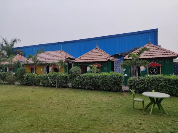 Kaveri Restaurant & Upavan - Image 5
